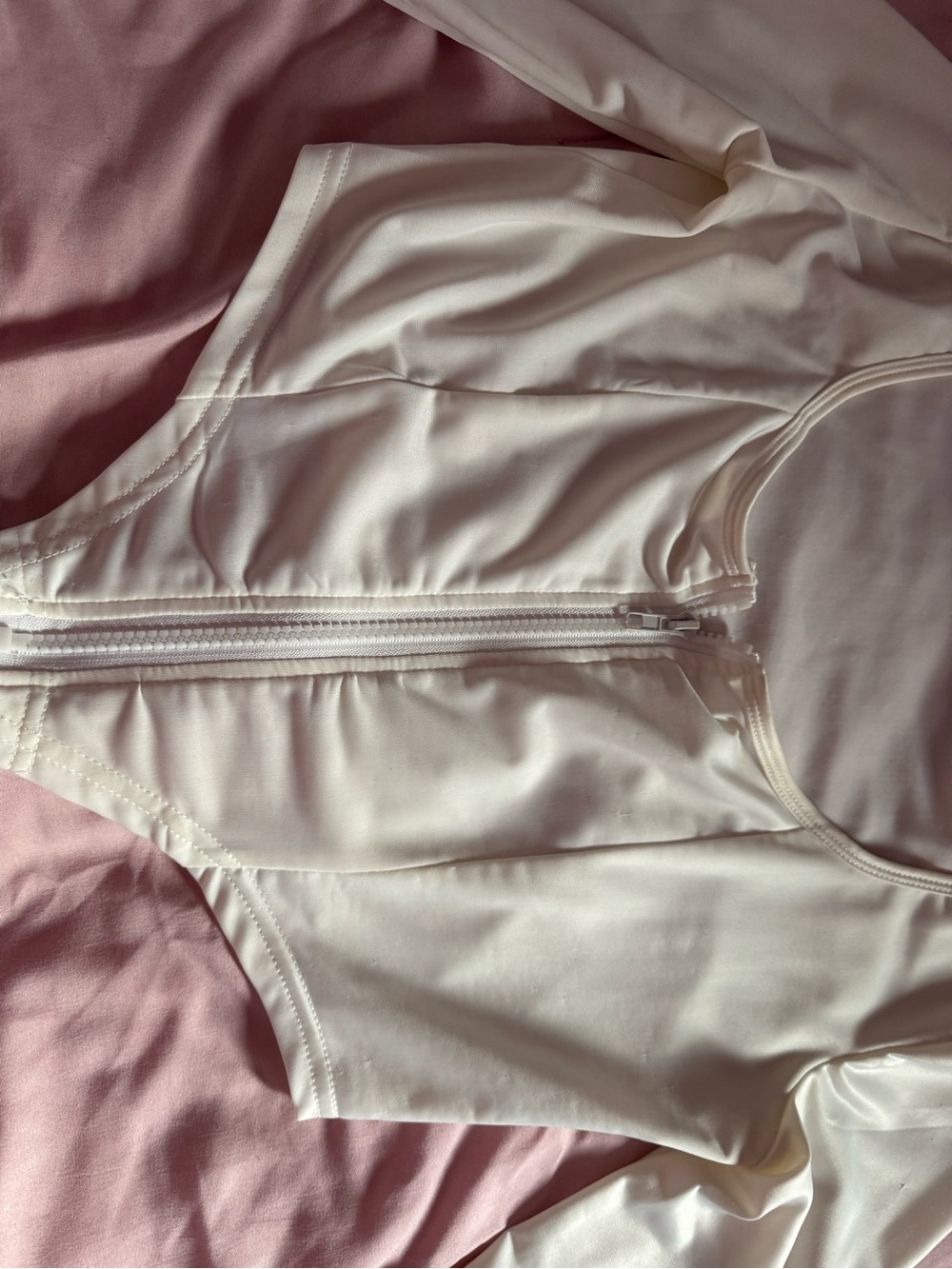 Crop top - Picture 2 of 3